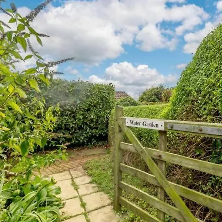 בית נופש Goldfinch Newton-on-Rawcliffe